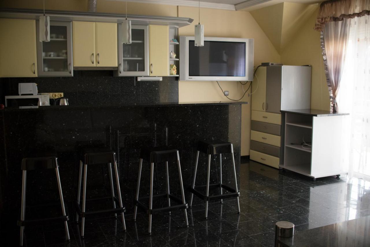 Wolf Apartman101, Wolf Apartman 102 Hotel Sarvar Ngoại thất bức ảnh